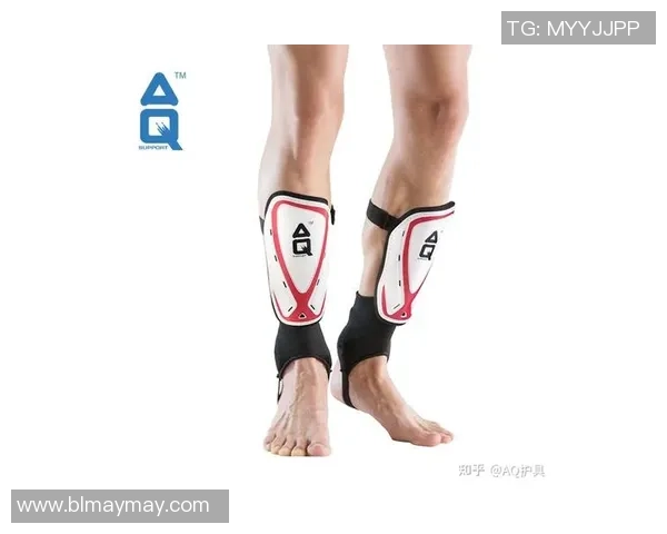 足球明星护腿板的选择与使用技巧解析助你提升比赛表现